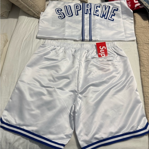 Supreme - Picture 15 of 16